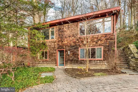 823 S Ithan Ave, Bryn Mawr, PA 19010