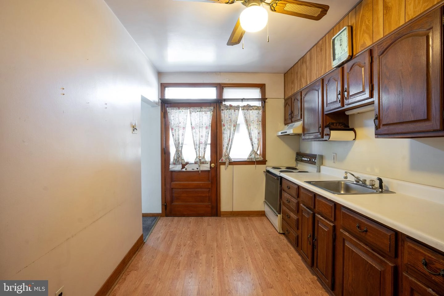 18 Maple St, Marcus Hook, PA 19061 photo 7