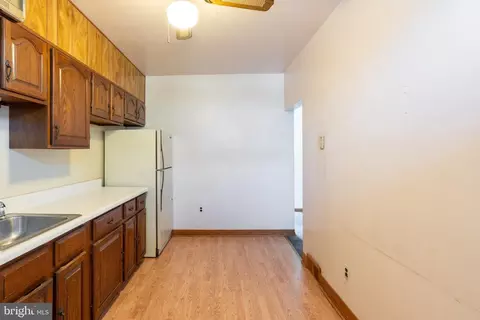 18 Maple St, Marcus Hook, PA 19061 photo 6