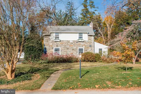 3 Green Valley Rd, Wallingford, PA 19086