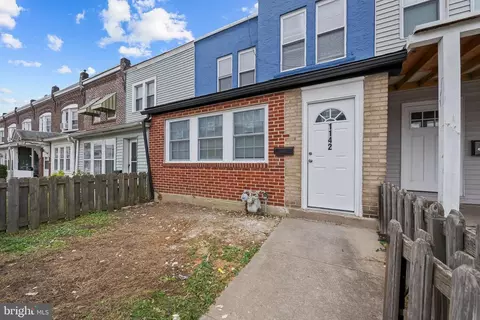 1142 Green St, Marcus Hook, PA 19061 photo 2