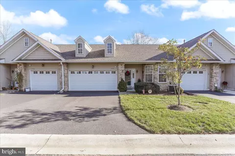 1575 Country Club Dr, Springfield, PA 19064