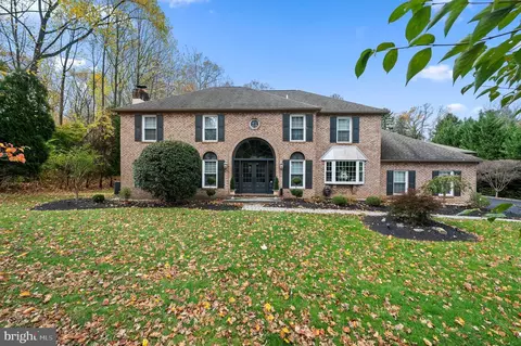 18 Colet Cir, Broomall, PA 19008