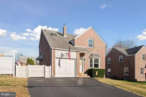 303 S Bishop Ave, Secane, PA 19018