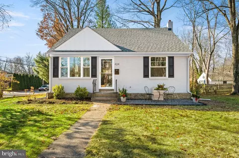 424 Haverford Pl, Swarthmore, PA 19081