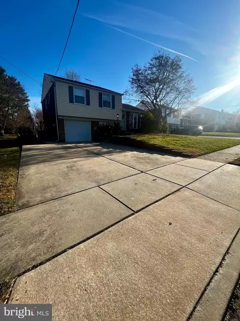 429 Melvin Dr, Brookhaven, PA 19015