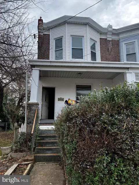 307 Powhattan Ave, Essington, PA 19029