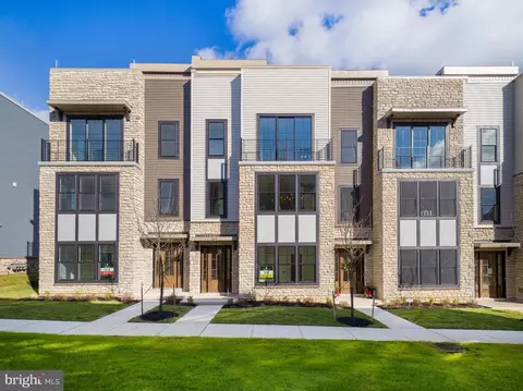345 Horseshoe Trl #16B, Newtown Square, PA 19073