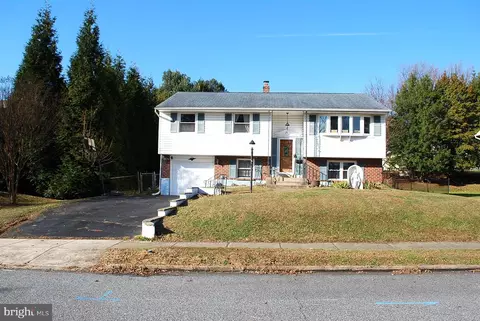 25 Anvil Rd, Aston, PA 19014