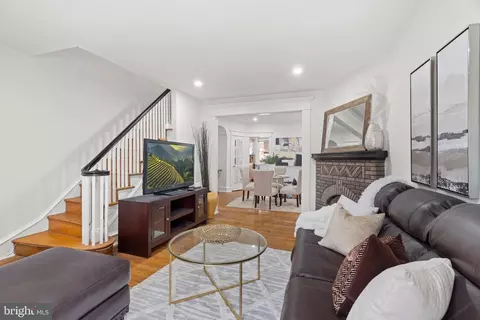 325 Huntley Rd, Upper Darby, PA 19082