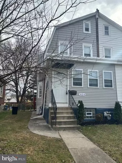 924 Bedford, Collingdale, PA 19023