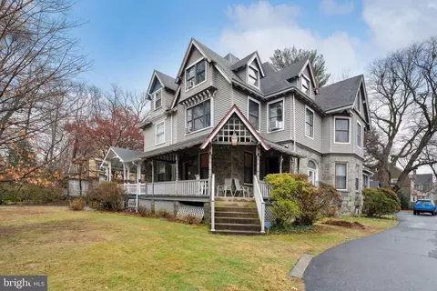 64 E Greenwood Ave, Lansdowne, PA 19050