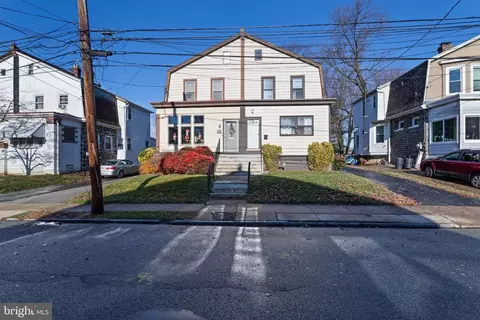 717 Ash Ave, Collingdale, PA 19023