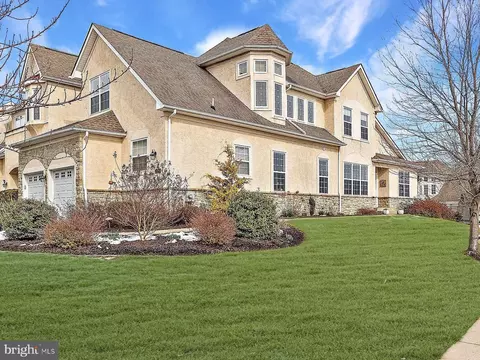 45 Old Barn Dr, West Chester, PA 19382