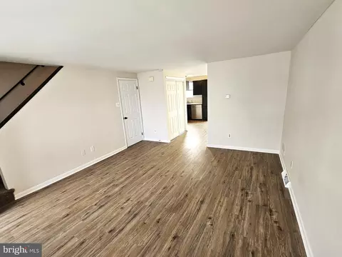 1014 Mcclenahan Ter, Marcus Hook, PA 19061 photo 5