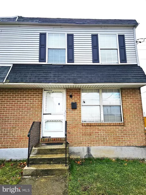 1014 Mcclenahan Ter, Marcus Hook, PA 19061