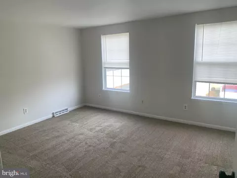 1014 Mcclenahan Ter, Marcus Hook, PA 19061 photo 10
