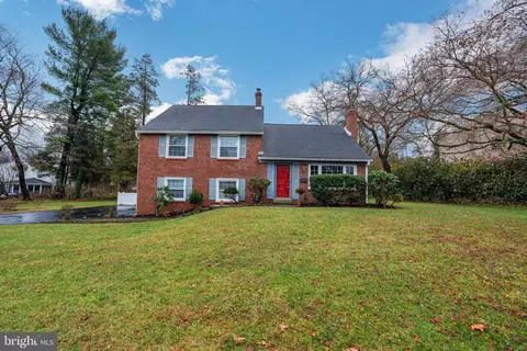 204 Canterbury Dr, Wallingford, PA 19086