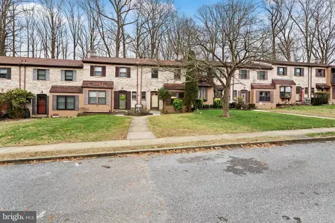 200 Bishop Dr, Aston, PA 19014