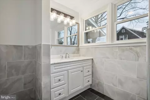 2340 Carlton Ave, Marcus Hook, PA 19061 photo 13