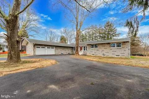 2340 Carlton Ave, Marcus Hook, PA 19061