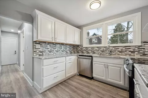 2340 Carlton Ave, Marcus Hook, PA 19061 photo 9