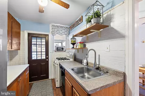 110 N Fairview Ave, Upper Darby, PA 19082 photo 10