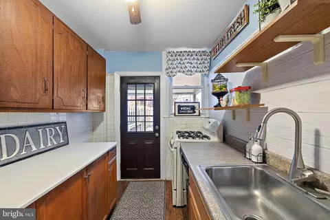 110 N Fairview Ave, Upper Darby, PA 19082 photo 14