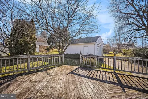 Exterior - 312 Pinecrest Rd, Springfield, PA 19064 photo 7 of 8