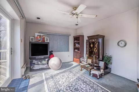 Living - 312 Pinecrest Rd, Springfield, PA 19064 photo 2 of 4