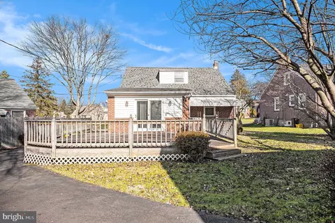 Exterior - 312 Pinecrest Rd, Springfield, PA 19064 photo 4 of 8