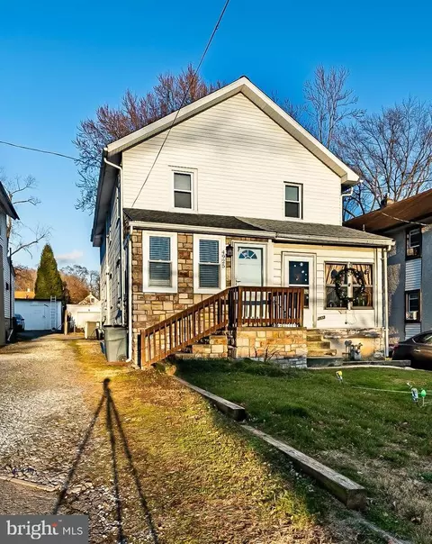 4925 Greenwood St, Brookhaven, PA 19015