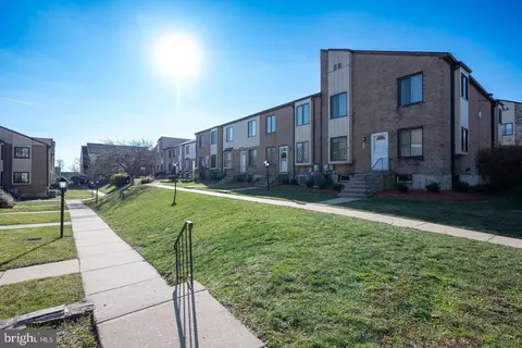 5200 Hilltop Dr #BB-14, Brookhaven, PA 19015