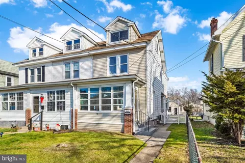1635 Ward St, Linwood, PA 19061