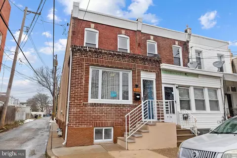 213 Spruce St, Darby, PA 19023