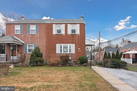 520 Greenview Ln, Havertown, PA 19083