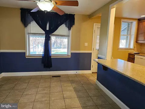 10 Chestnut St, Marcus Hook, PA 19061 photo 9
