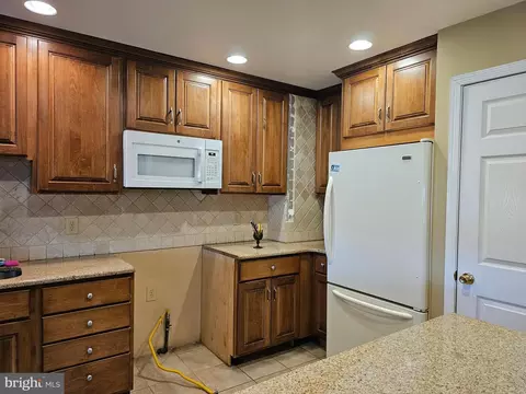 10 Chestnut St, Marcus Hook, PA 19061 photo 3