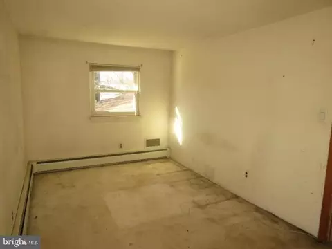2332 Pleasantview Ave, Marcus Hook, PA 19061 photo 9