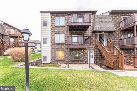 5200 Hilltop Dr #343, Brookhaven, PA 19015