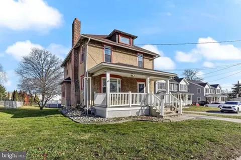 305 W Sellers Ave, Ridley Park, PA 19078