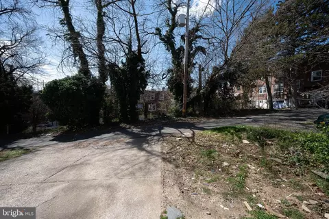 Exterior - 122 Ashton Rd, Upper Darby, PA 19082 photo 3 of 4