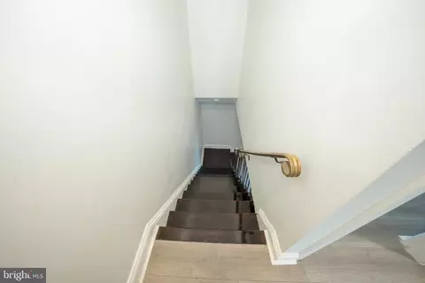 Entry Way - 122 Ashton Rd, Upper Darby, PA 19082 photo 10 of 17
