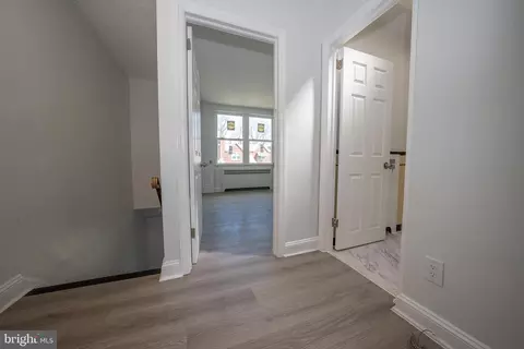 Entry Way - 122 Ashton Rd, Upper Darby, PA 19082 photo 13 of 17