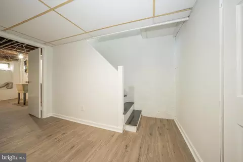Entry Way - 122 Ashton Rd, Upper Darby, PA 19082 photo 15 of 17