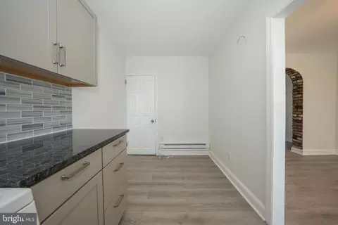 Entry Way - 122 Ashton Rd, Upper Darby, PA 19082 photo 8 of 17