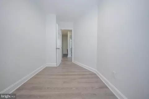 Entry Way - 122 Ashton Rd, Upper Darby, PA 19082 photo 11 of 17