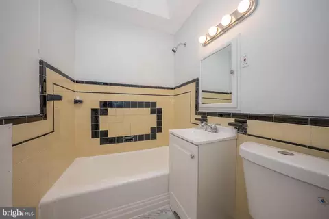 Bath - 122 Ashton Rd, Upper Darby, PA 19082 photo 1 of 2
