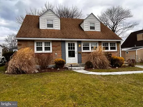 1000 Dale Rd, Secane, PA 19018