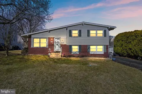 415 Eldon Dr, Broomall, PA 19008